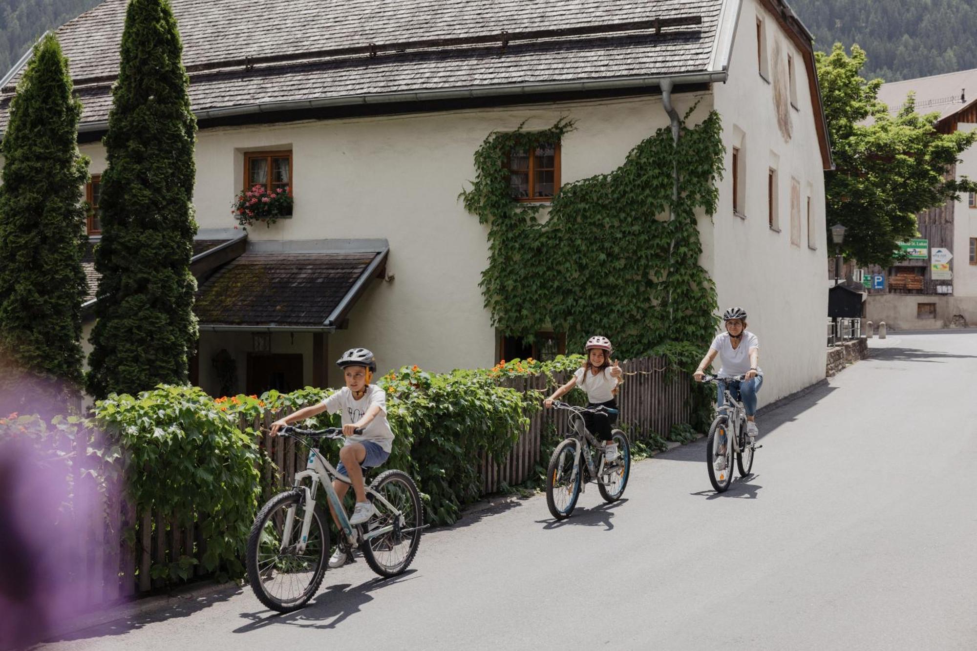 Hotel Kreuz Pfunds Exteriör bild