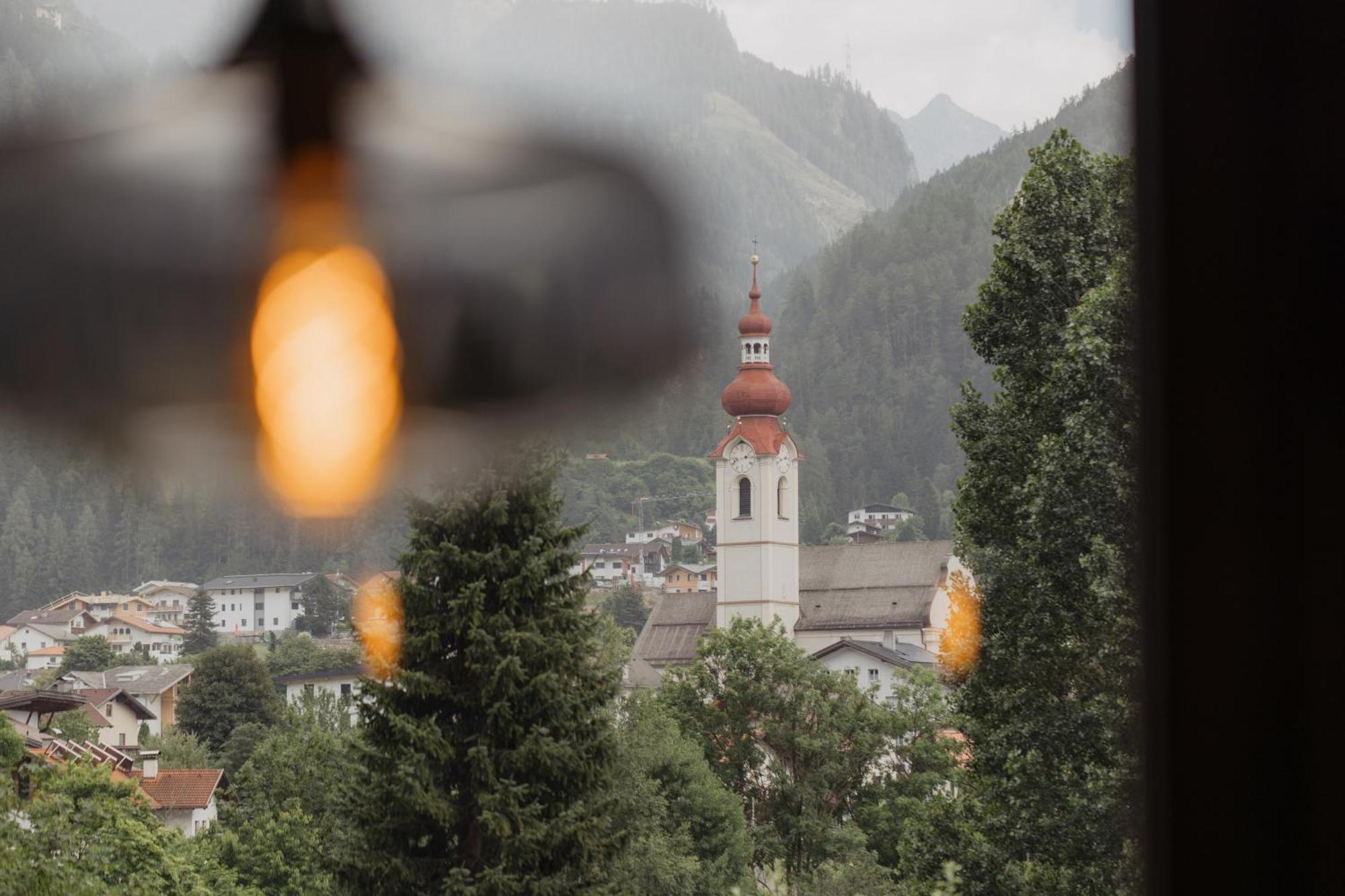 Hotel Kreuz Pfunds Exteriör bild